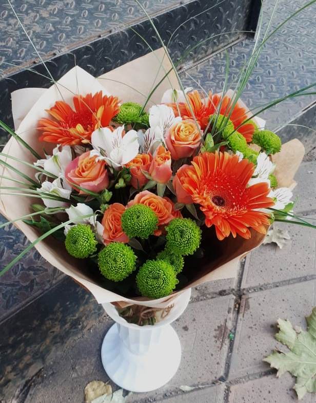 Букет цветов из: Герберы, Хризантемы, Альстромерии и Розы в Кутулике