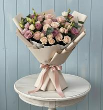 Букет цветов из:  Розы и Лизиантусы в Кутулике