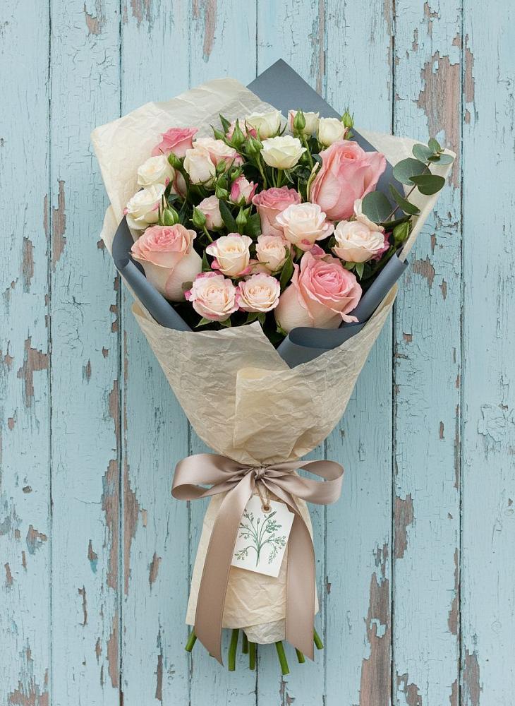 Букет цветов из: Розы в Кутулике