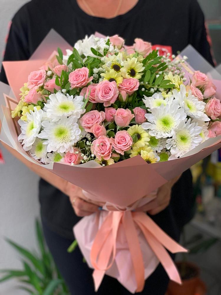 Букет цветов из: Розы и Хризантемы в Кутулике