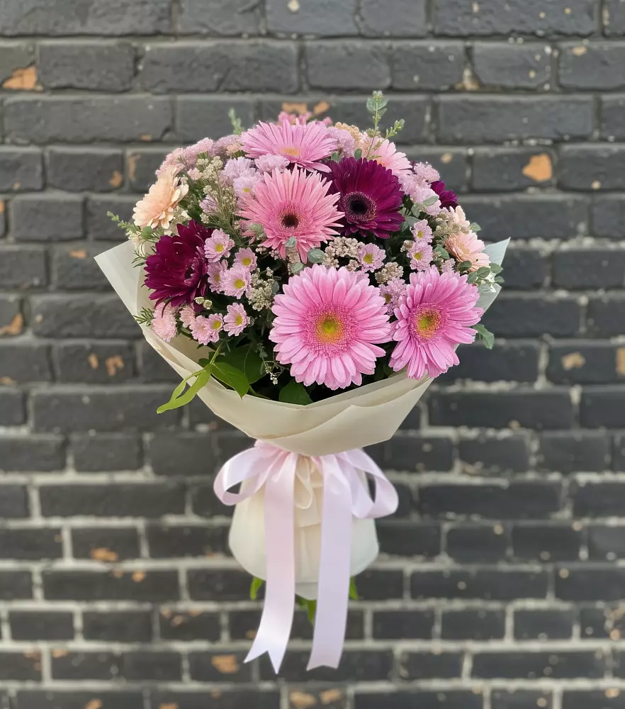 Букет цветов из: Герберы и Хризантемы в Кутулике