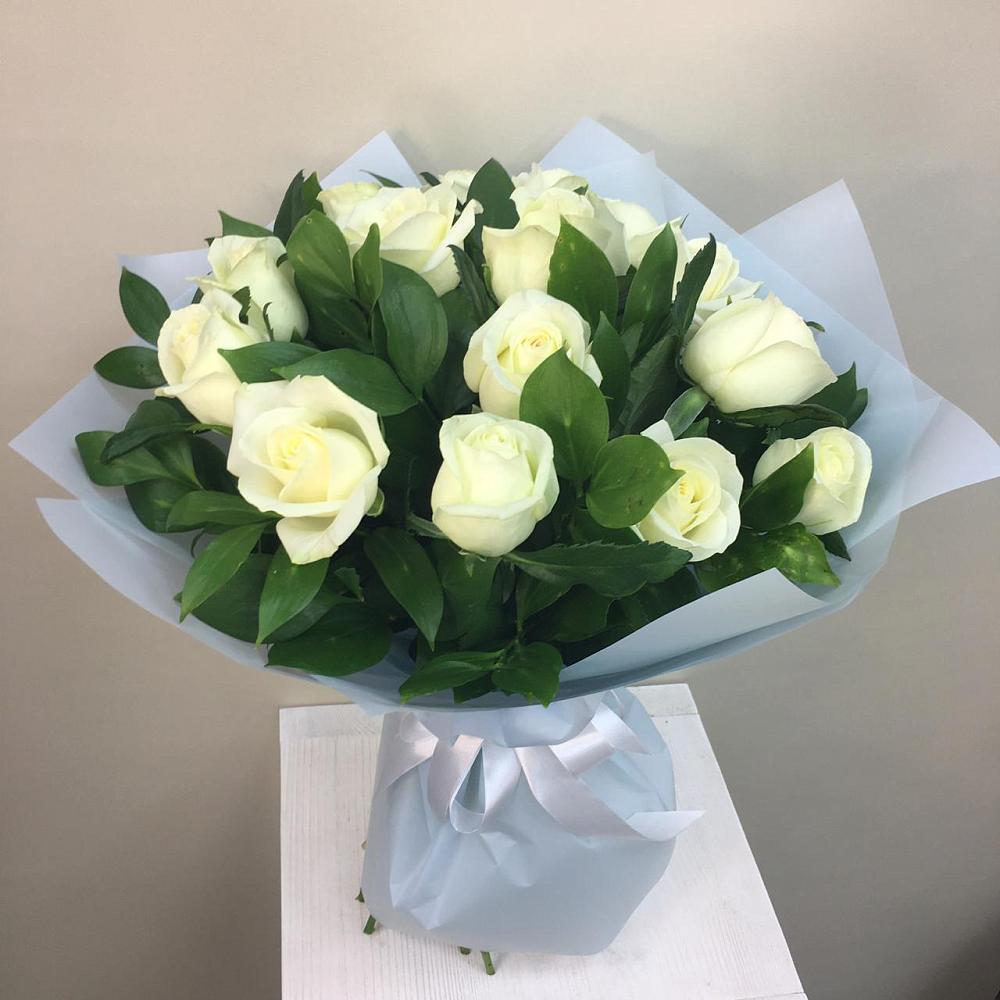 Букет 15 Белых роз Проуд в Кутулике