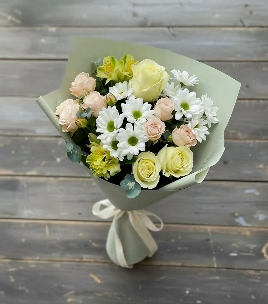 Букет цветов из: Альстромерии, Розы и Хризантемы в Кутулике