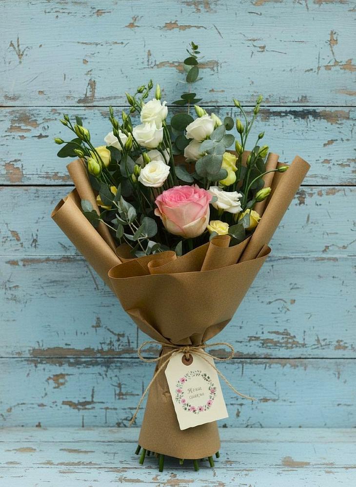 Букет цветов из: Розы и Лизиантусы в Кутулике