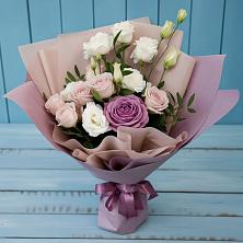 Букет цветов из:  Розы и Лизиантусы в Кутулике