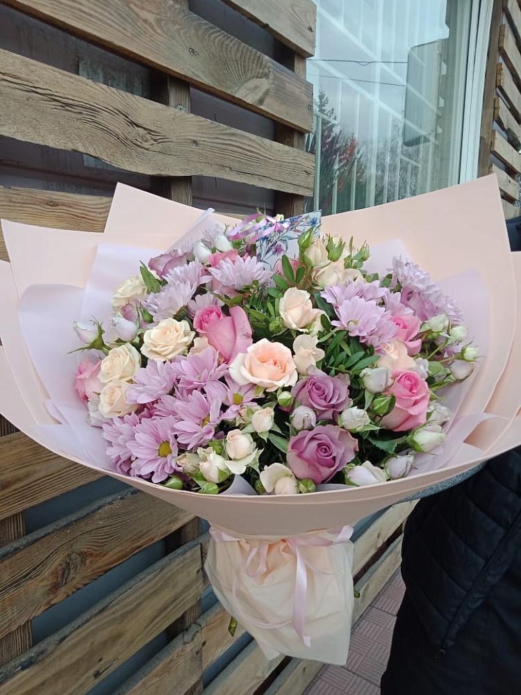 Букет цветов из: Розы и Хризантемы в Кутулике