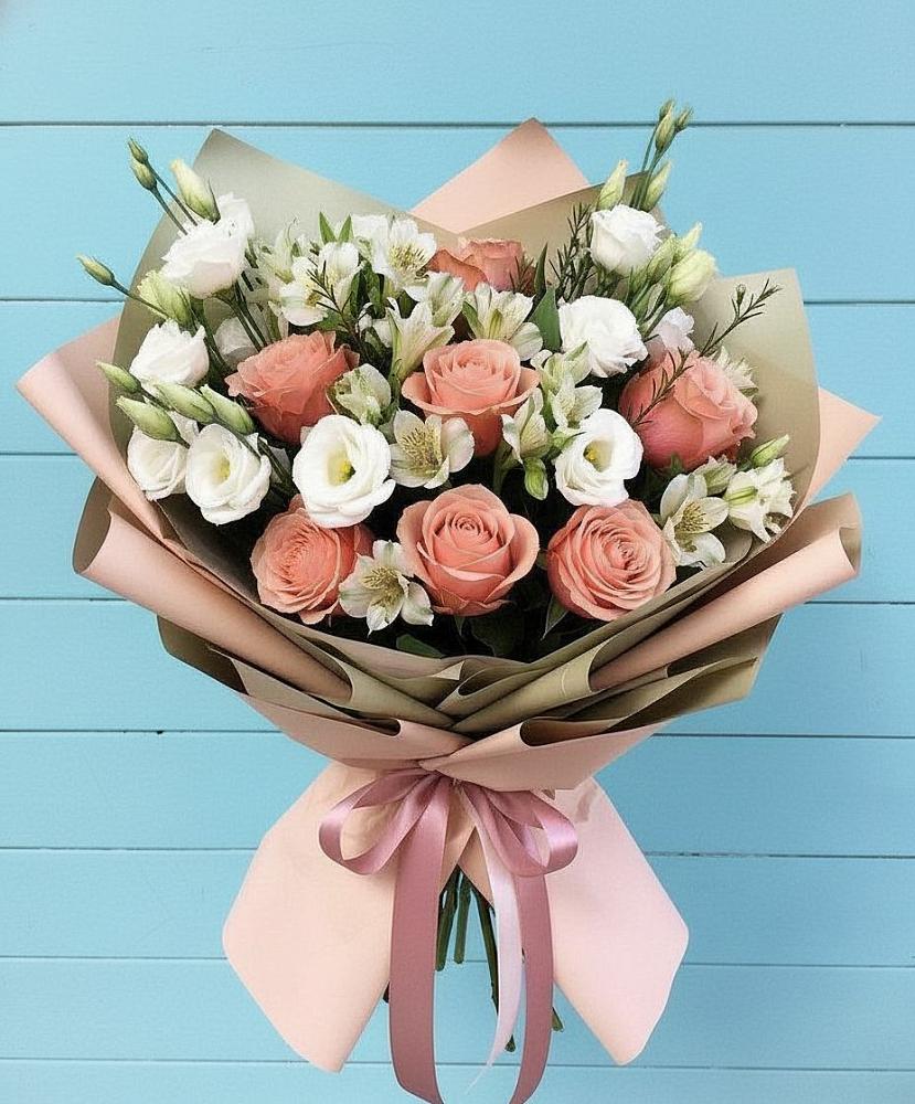 Букет цветов из: Розы, Альстромерии и Лизиантусы в Кутулике