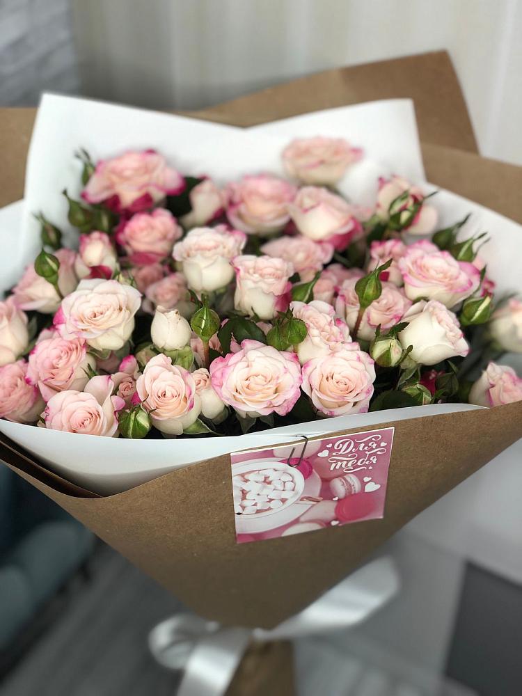 Букет цветов из: Розы в Кутулике