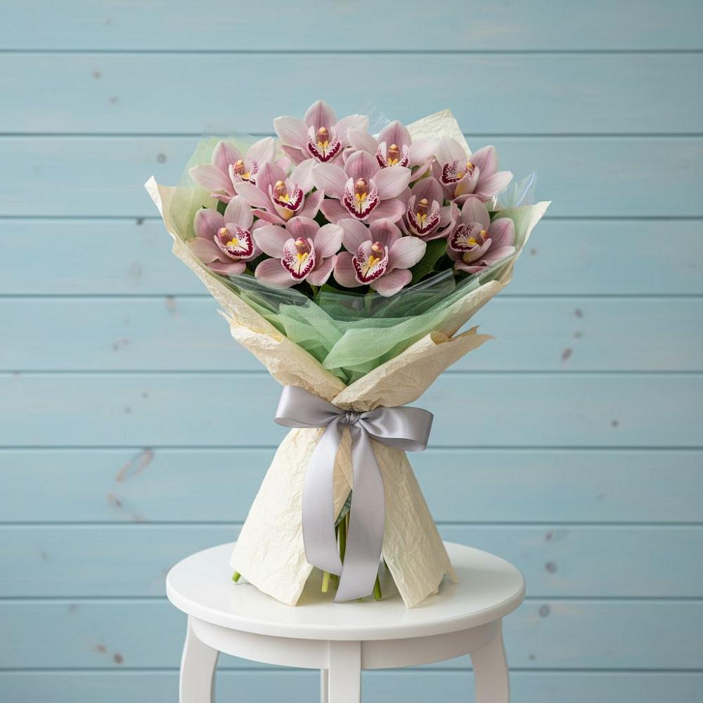 Букет цветов из: Орхидеи и Розы в Кутулике