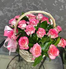 Цветочная композиция из Розы в корзине в Кутулике
