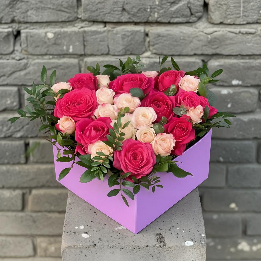 Цветочная композиция из Розы в коробке в Кутулике