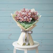 Букет цветов из:  Орхидеи и Розы в Кутулике