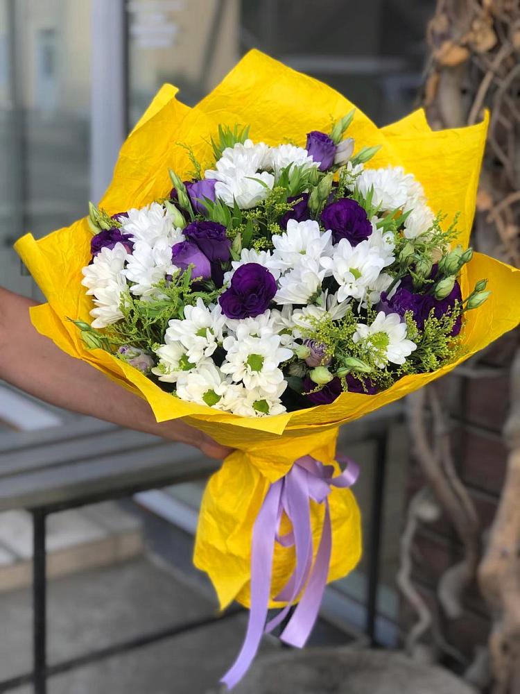 Букет цветов из: Ирисы, Хризантемы и Ромашки в Кутулике