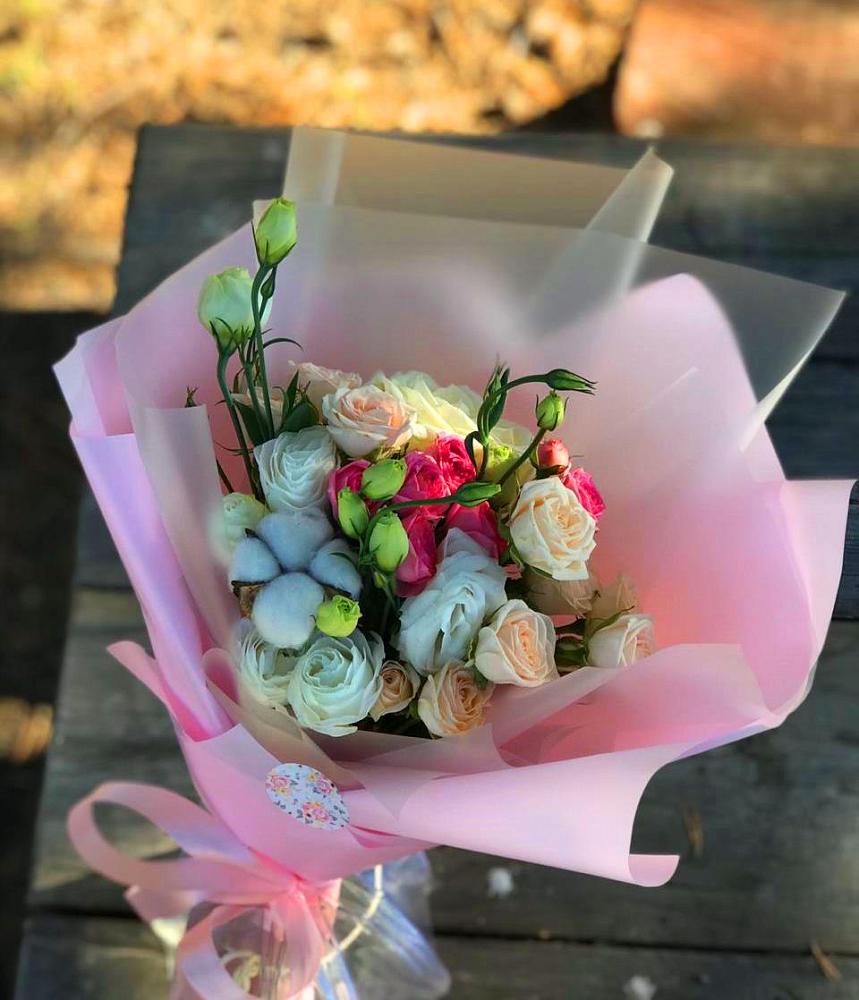 Букет цветов из: Розы и Лизиантусы в Кутулике