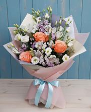 Букет цветов из:  Лизиантусы, Розы, Альстромерии и Гипсофила в Кутулике