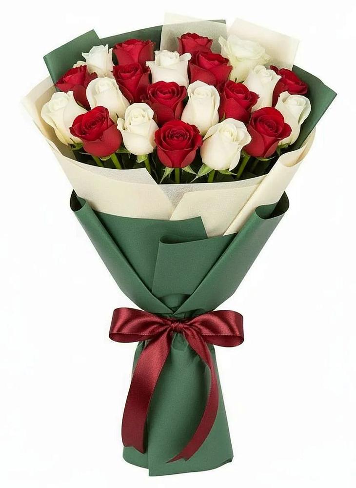 Букет Микс из красных и белых роз в Кутулике