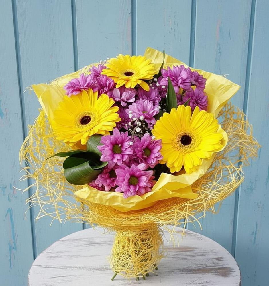 Букет цветов из: Хризантемы и Герберы в Кутулике