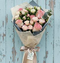 Букет цветов из:  Розы #REPLACE_PRED# Кутулике