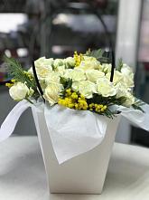 Композиция бриллиант в Кутулике Цветочная композиция из Розы в Кутулике
