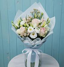 Букет цветов из:  Розы и Лизиантусы в Кутулике
