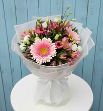 Букет цветов из:  Герберы, Альстромерии и Лизиантусы #REPLACE_PRED# Кутулике