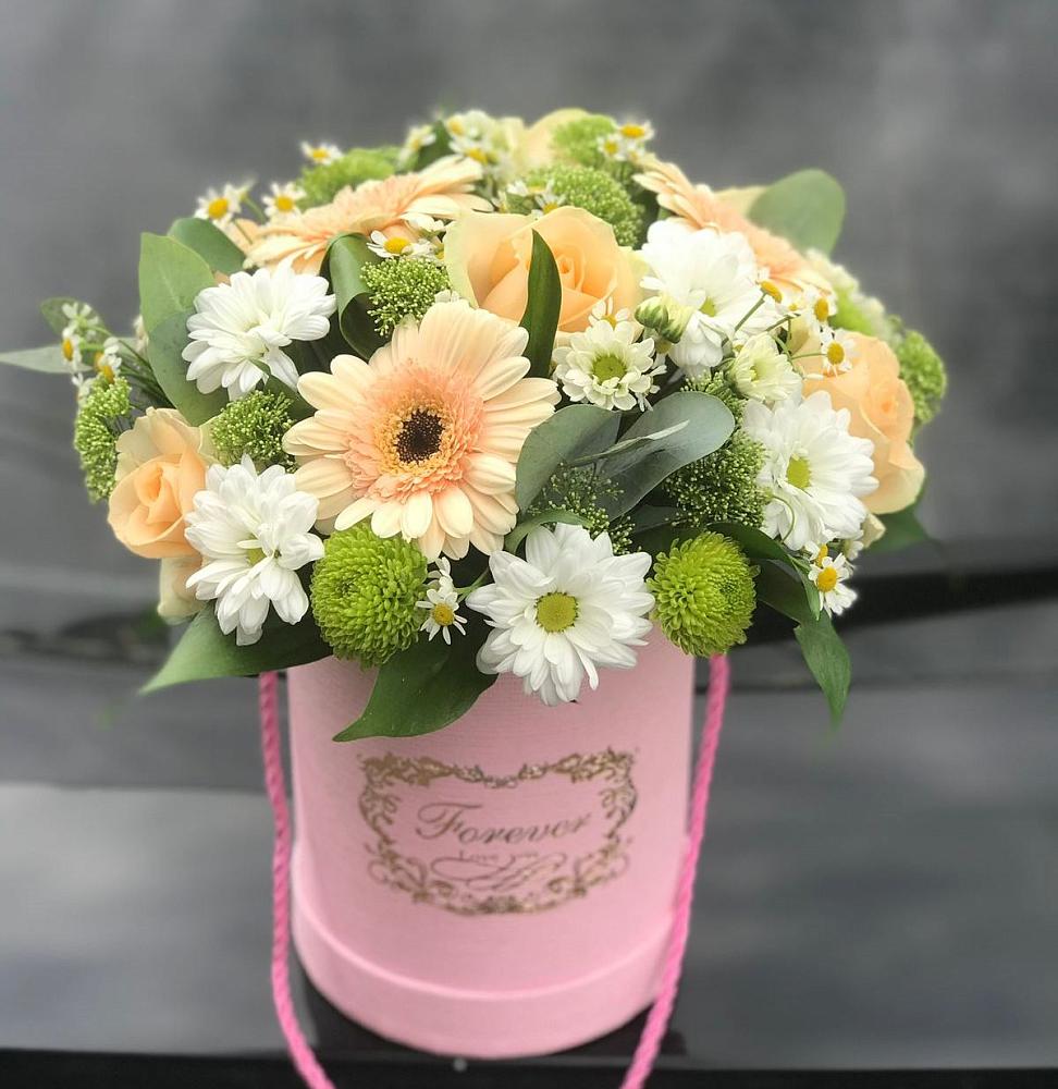 Цветочная композиция из Розы, Герберы и Хризантемы в шляпной коробке в Кутулике