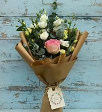 Букет цветов из:  Розы и Лизиантусы в Кутулике