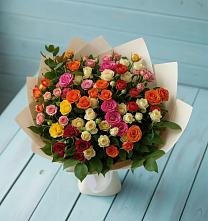Букет Микс из разноцветных кустовых роз в Кутулике